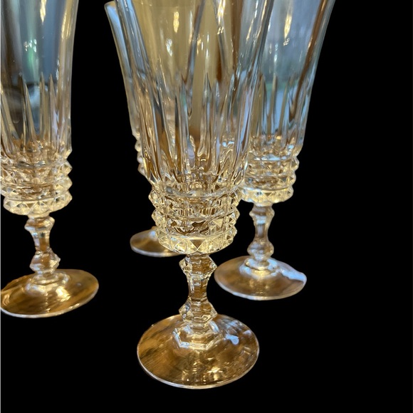 These 4 champagne flutes would be great for a wedding,shower,special occasion - Picture 3 of 5
